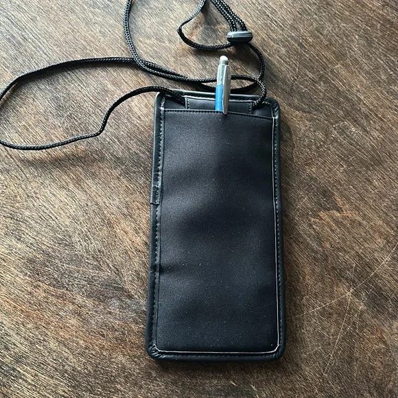 - Travel on Passport Wallet Travel Safe- pockets NWOT! Excellent condition - Picture 7 of 8